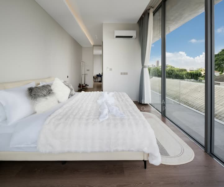 ให้เช่าบ้านเดี่ยว 3 ชั้น ทำเลสุขุมวิท 71, Bangkok, สุขุมวิท 71, Khlong Tan Nua, Watthana, Bangkok, 7 Bedrooms, 700 sqm, Single Detached House For Rent, by Forty-Six Real Estate Group, 500256407 - DDproperty.com