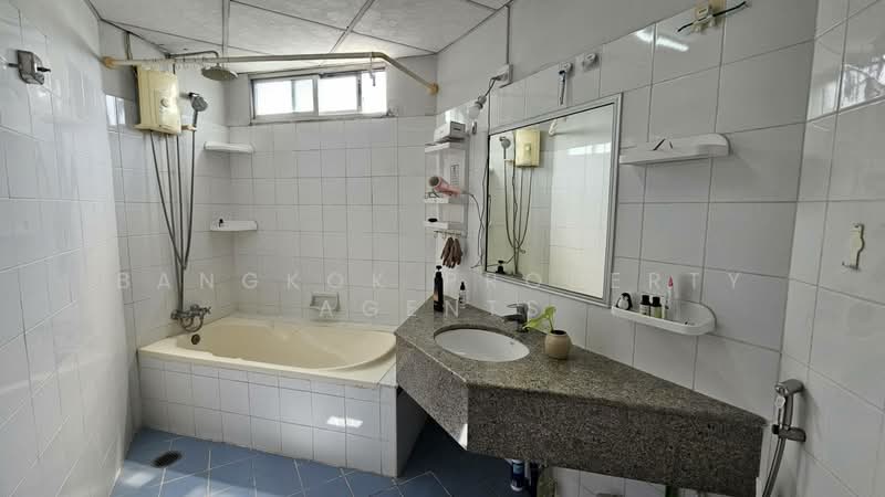 Witthayu Complex, Bangkok, 1673 New Petchaburi Road, Makkasan, Ratchathewi, Bangkok, 2 Bedrooms, 112 sqm, Condo For Rent, by BANGKOK PROPERTY AGENTS, 500256493 - DDproperty.com