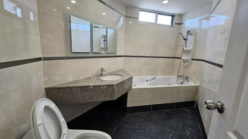 Witthayu Complex, Bangkok, 1673 New Petchaburi Road, Makkasan, Ratchathewi, Bangkok, 3 Bedrooms, 101 sqm, Condo For Rent, by BANGKOK PROPERTY AGENTS, 500256499 - DDproperty.com