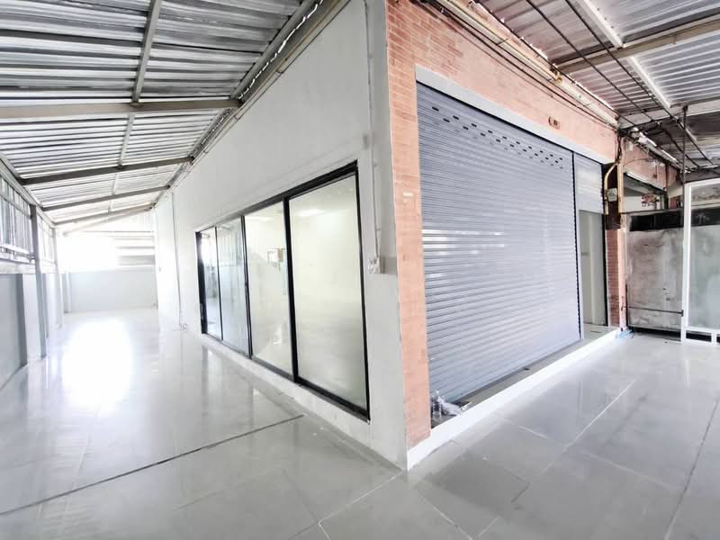 ให้เช่า - ให้เช่าอาคารพาณิชย์ 2 ชั้น ต่อเติมพื้นที่พร้อมใช้งาน บ่อวิน ศรีราชา, ชลบุรี