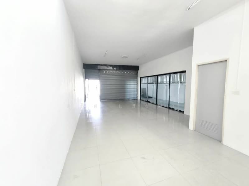 ให้เช่า - ให้เช่าอาคารพาณิชย์ 2 ชั้น ต่อเติมพื้นที่พร้อมใช้งาน บ่อวิน ศรีราชา, ชลบุรี