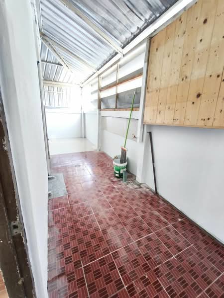 ให้เช่า - ให้เช่าอาคารพาณิชย์ 2 ชั้น ต่อเติมพื้นที่พร้อมใช้งาน บ่อวิน ศรีราชา, ชลบุรี