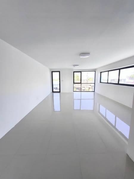 ให้เช่าอาคารพาณิชย์ 2 ชั้น ต่อเติมพื้นที่พร้อมใช้งาน บ่อวิน ศรีราชา, Chon Buri (Pattaya), Bo Win, Si Racha, Chon Buri (Pattaya), , 160 sqm, Shophouse For Rent, by Dusit Saengfa, 500256510 - DDproperty.com