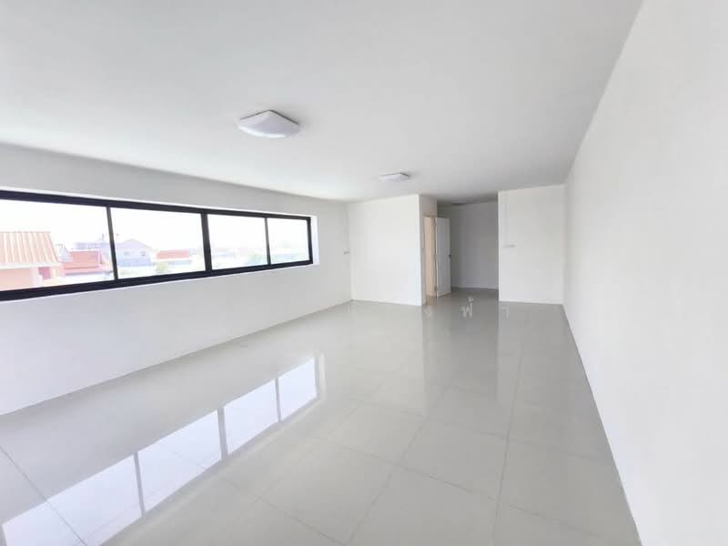 ให้เช่า - ให้เช่าอาคารพาณิชย์ 2 ชั้น ต่อเติมพื้นที่พร้อมใช้งาน บ่อวิน ศรีราชา, ชลบุรี