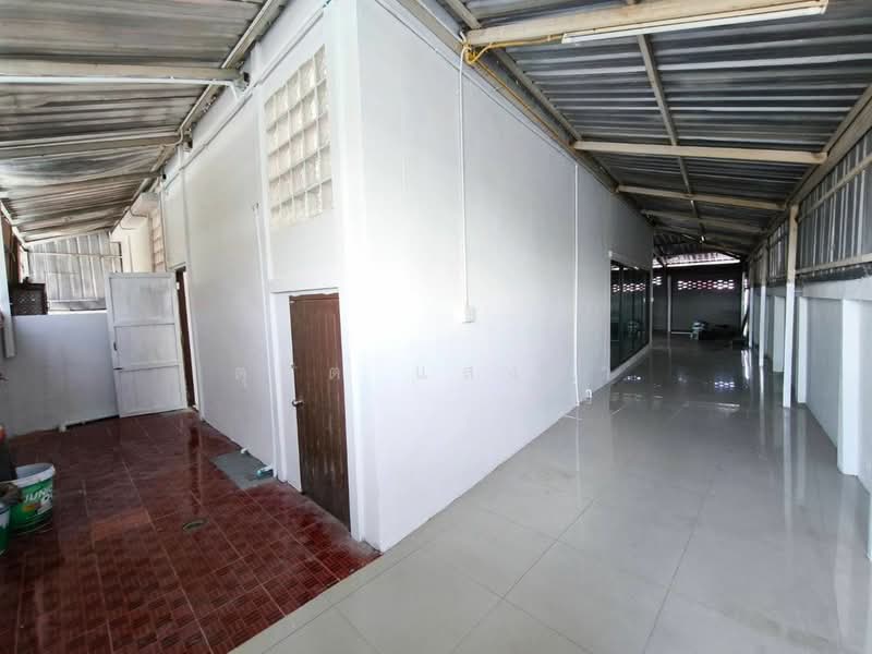 ให้เช่าอาคารพาณิชย์ 2 ชั้น ต่อเติมพื้นที่พร้อมใช้งาน บ่อวิน ศรีราชา, Chon Buri (Pattaya), Bo Win, Si Racha, Chon Buri (Pattaya), , 160 sqm, Shophouse For Rent, by Dusit Saengfa, 500256510 - DDproperty.com