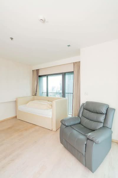 Noble Remix, Bangkok, 772 Soi Sukhumvit 36, Sukhumvit Road, Khong Tan, Khlong Toei, Bangkok, 2 Bedrooms, 183 sqm, Condo For Sale, by Ratsarin Sirinipaspong, 500256525 - DDproperty.com