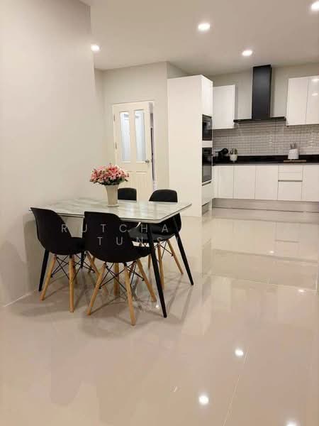 บ้านให้เช่า – ใกล้โรงเรียนปัญญาเด่น เพียง 5 นาที ค่าเช่า 45,000 บาท / เดือน รหัสทรัพย์ : No.14H1074, Chiang Mai, Nam Phare, Hang Dong, Chiang Mai, 6 Bedrooms, 200 sqm, Single Detached House For Rent, by Rutchaporn Tunsiri, 500256545 - DDproperty.com