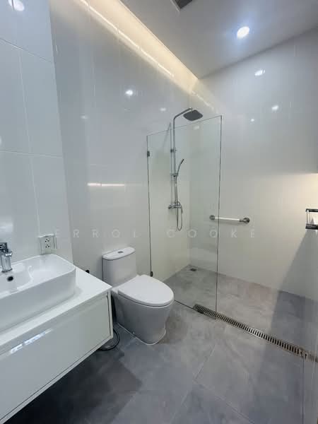 Beverly Hills Chaengwattana, Bangkok, 112 Chaeng Watthana Rd, Thung Song Hong, Lak Si, Bangkok, 4 Bedrooms, 350 sqm, Single Detached House For Sale, by Errol Cooke, 500256675 - DDproperty.com