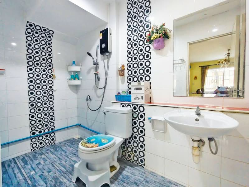 Wisatesuknakorn Phase 3, Samut Sakhon, Phanthai Norasing, Muang Samut Sakhon, Samut Sakhon, 3 Bedrooms, 112 sqm, Townhouse For Sale, by The Best Property บี, 500256680 - DDproperty.com