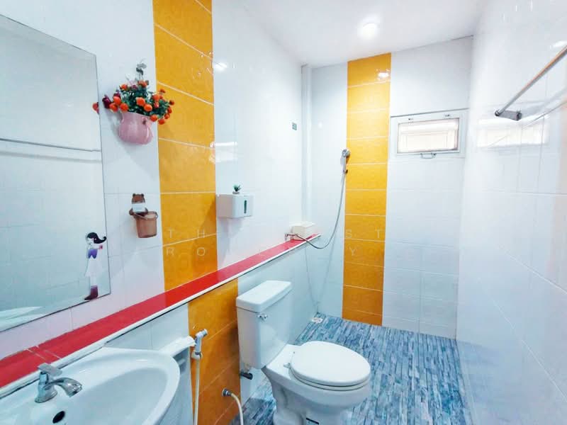 Wisatesuknakorn Phase 3, Samut Sakhon, Phanthai Norasing, Muang Samut Sakhon, Samut Sakhon, 3 Bedrooms, 112 sqm, Townhouse For Sale, by The Best Property บี, 500256680 - DDproperty.com