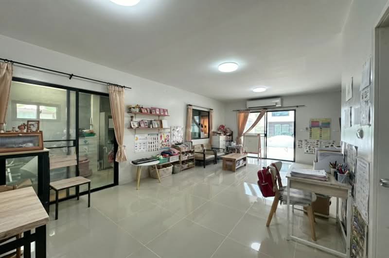 Modi Villa Ladkrabang-Suvarnabhumi, Chachoengsao, Luang Phaeng Road, Khlong Luang Phaeng, Muang Chachoengsao, Chachoengsao, 3 Bedrooms, 120 sqm, Townhouse For Sale, by สง่าชัย ไทรทองคำ, 500256691 - DDproperty.com