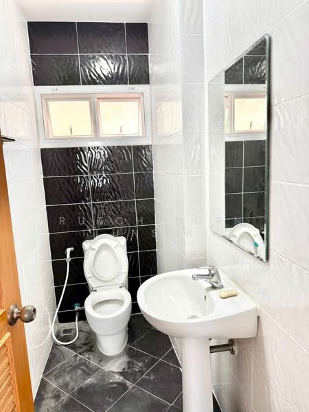 บ้านให้เช่า – ใกล้ตลาดท่ารั้ว เพียง 5 นาที ค่าเช่า 20,000 บาท / เดือน รหัสทรัพย์ : No.12H468, Chiang Mai, San Pu Loei, Doi Saket, Chiang Mai, 3 Bedrooms, 150 sqm, Single Detached House For Rent, by Rutchaporn Tunsiri, 500256704 - DDproperty.com