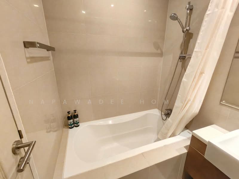 Noble Refine, Bangkok, Soi Sukhumvit 26, Sukhumvit Road, Khong Tan, Khlong Toei, Bangkok, 2 Bedrooms, 72 sqm, Condo For Rent, by Napawadee Homhuk, 500256847 - DDproperty.com