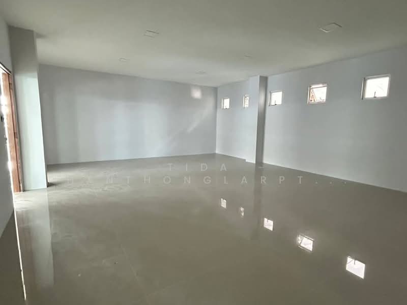 The new factory warehouse was rented out on an area of two acres [3 ha]. 4 Near Bang Pu Village,, Samut Prakan, Bang Pu, Muang Samut Prakarn, Samut Prakan, , 3,200 sqm, Warehouse/Factory For Rent, by Tida phanthonglarptawee, 500256874 - DDproperty.com