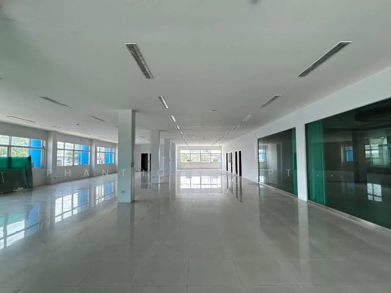 The new factory warehouse was rented out on an area of two acres [3 ha]. 4 Near Bang Pu Village,, Samut Prakan, Bang Pu, Muang Samut Prakarn, Samut Prakan, , 3,200 sqm, Warehouse/Factory For Rent, by Tida phanthonglarptawee, 500256874 - DDproperty.com