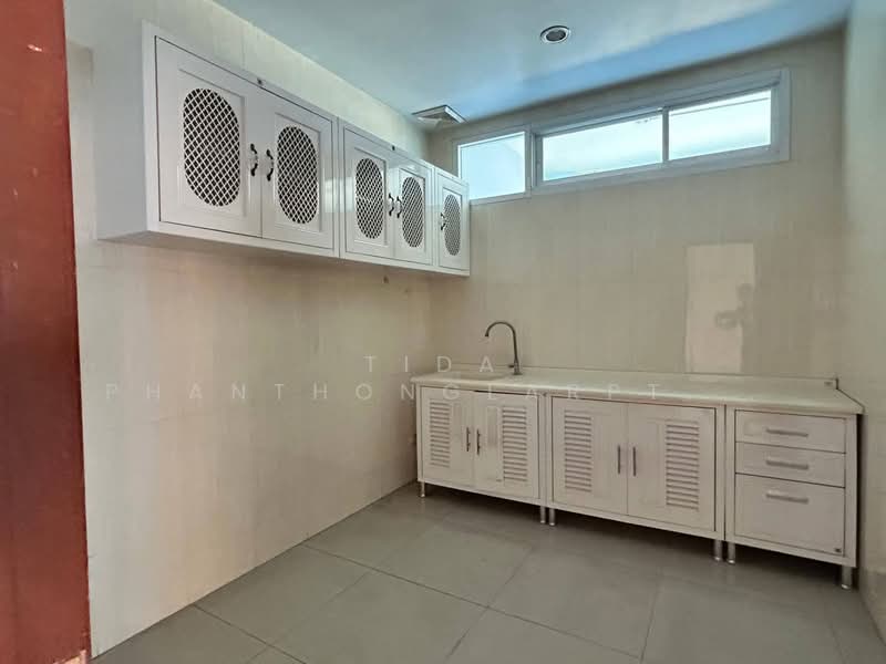 The new factory warehouse was rented out on an area of two acres [3 ha]. 4 Near Bang Pu Village,, Samut Prakan, Bang Pu, Muang Samut Prakarn, Samut Prakan, , 3,200 sqm, Warehouse/Factory For Rent, by Tida phanthonglarptawee, 500256874 - DDproperty.com