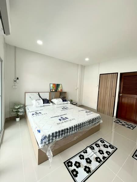 หมู่บ้านคลองจั่นวิลล่า 1, Bangkok, Khlong Kum, Bueng Kum, Bangkok, 3 Bedrooms, 190 sqm, Townhouse For Rent, by Airada Parasarn, 500256896 - DDproperty.com