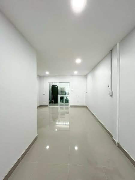 หมู่บ้านคลองจั่นวิลล่า 1, กรุงเทพ, คลองกุ่ม, บึงกุ่ม, กรุงเทพ, 190 ตร.ม., ทาวน์เฮ้าส์ ให้เช่า, โดย Airada Parasarn, 500256896 - DDproperty.com