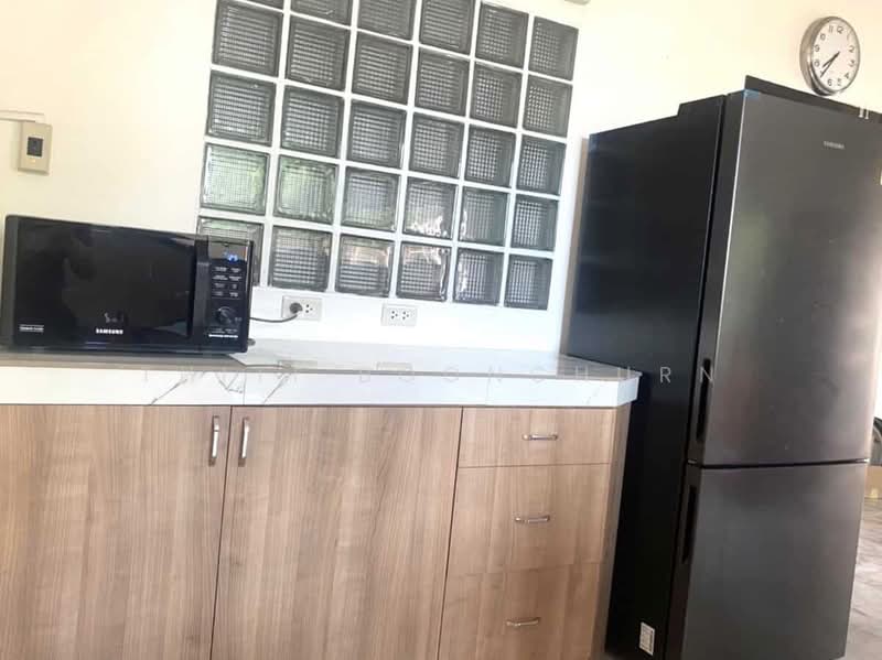 Townhouse, 4 Bed, Huai Khwang, Near KIS International School, Bangkok, Samsen Nok, Huai Khwang, Bangkok, 4 Bedrooms, 300 sqm, Townhouse For Rent, by Thiti Boonchurn, 500256907 - DDproperty.com