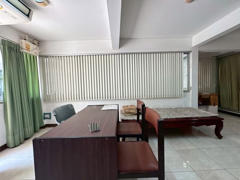 ที่ดินสุขุมวิท71 เอกมัยซอย12 ที่ดินใหญ่168ตารางวา ทรงที่ดินสวย หน้ากว้างกว่า 14เมตร, Bangkok, Khlong Tan Nua, Watthana, Bangkok, , 672 sqm, Land For Sale, by Wanida Dechametarkul, 500256996 - DDproperty.com