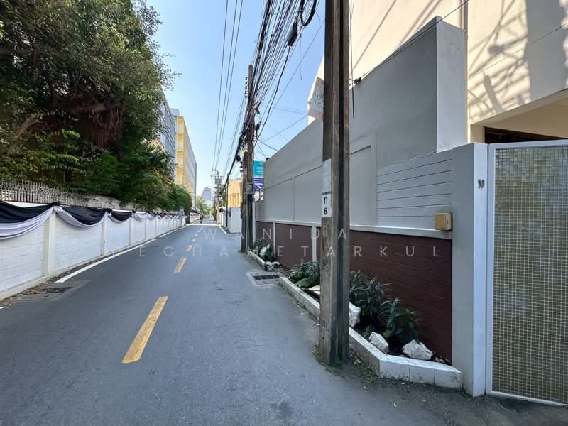 ที่ดินสุขุมวิท71 เอกมัยซอย12 ที่ดินใหญ่168ตารางวา ทรงที่ดินสวย หน้ากว้างกว่า 14เมตร, กรุงเทพ, คลองตันเหนือ, วัฒนา, กรุงเทพ, 672 ตร.ม., ที่ดิน ขาย, โดย Wanida Dechametarkul, 500256996 - DDproperty.com