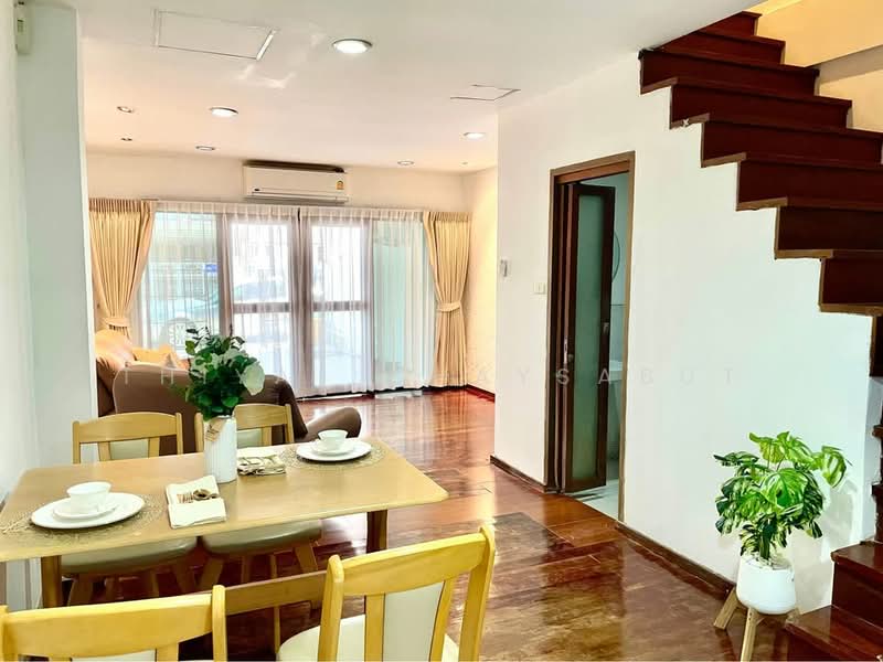Townhome Pet Friendly Bangna, Bangkok, Bang Na, Bang Na, Bangkok, 2 Bedrooms, 150 sqm, Townhouse For Rent, by Thiya​ Chaysabut, 500257001 - DDproperty.com