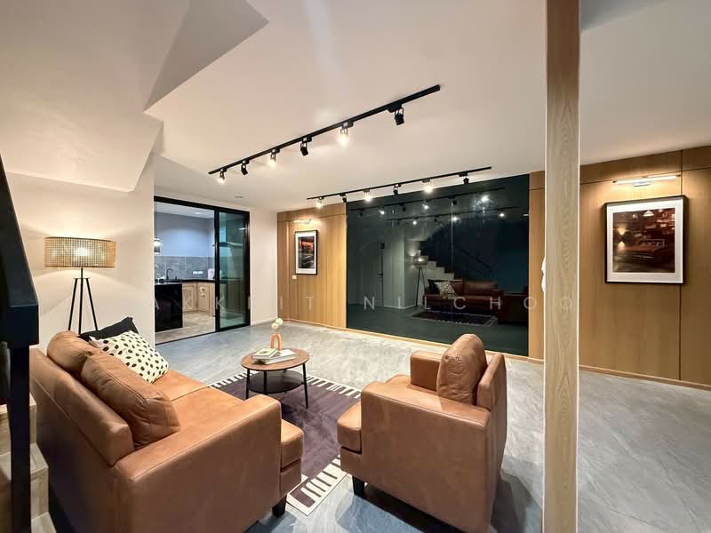 Areeya Mova Kaset-Nawamintr, Bangkok, Soi Moobaan Areeya Mowa, Chorake Bua, Lat Phrao, Bangkok, 3 Bedrooms, 238 sqm, Townhouse For Sale, by Jakkrit Nilchoo, 500257063 - DDproperty.com