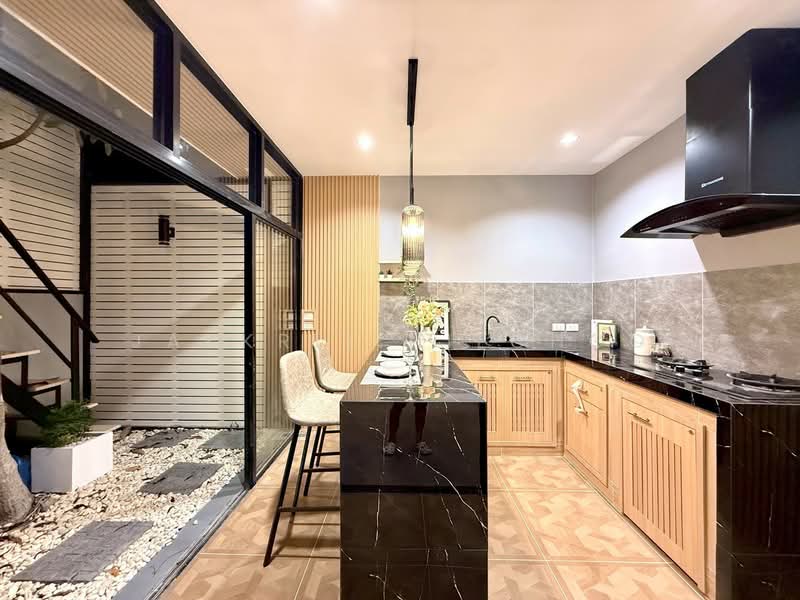 Areeya Mova Kaset-Nawamintr, Bangkok, Soi Moobaan Areeya Mowa, Chorake Bua, Lat Phrao, Bangkok, 3 Bedrooms, 238 sqm, Townhouse For Sale, by Jakkrit Nilchoo, 500257063 - DDproperty.com