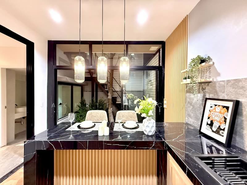 Areeya Mova Kaset-Nawamintr, Bangkok, Soi Moobaan Areeya Mowa, Chorake Bua, Lat Phrao, Bangkok, 3 Bedrooms, 238 sqm, Townhouse For Sale, by Jakkrit Nilchoo, 500257063 - DDproperty.com