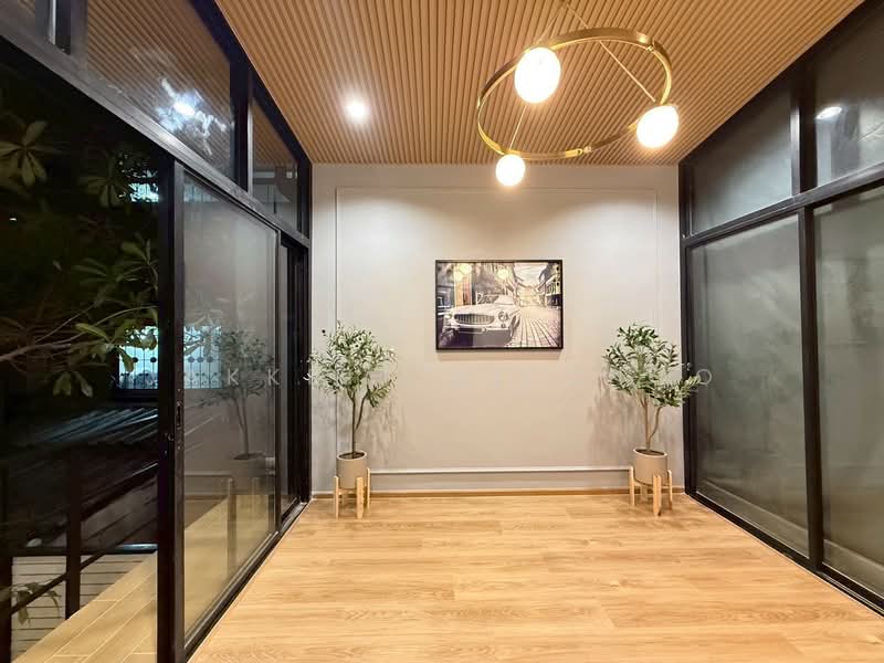 Areeya Mova Kaset-Nawamintr, Bangkok, Soi Moobaan Areeya Mowa, Chorake Bua, Lat Phrao, Bangkok, 3 Bedrooms, 238 sqm, Townhouse For Sale, by Jakkrit Nilchoo, 500257063 - DDproperty.com