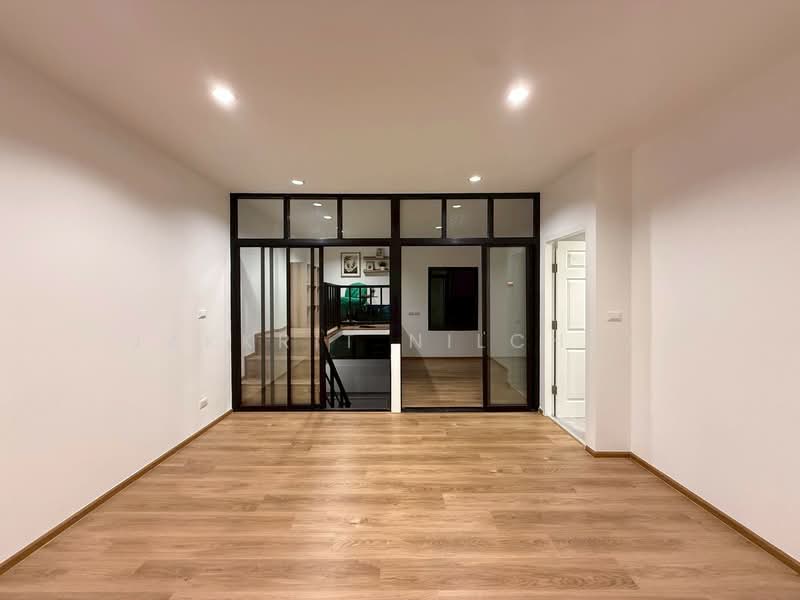 Areeya Mova Kaset-Nawamintr, Bangkok, Soi Moobaan Areeya Mowa, Chorake Bua, Lat Phrao, Bangkok, 3 Bedrooms, 238 sqm, Townhouse For Sale, by Jakkrit Nilchoo, 500257063 - DDproperty.com