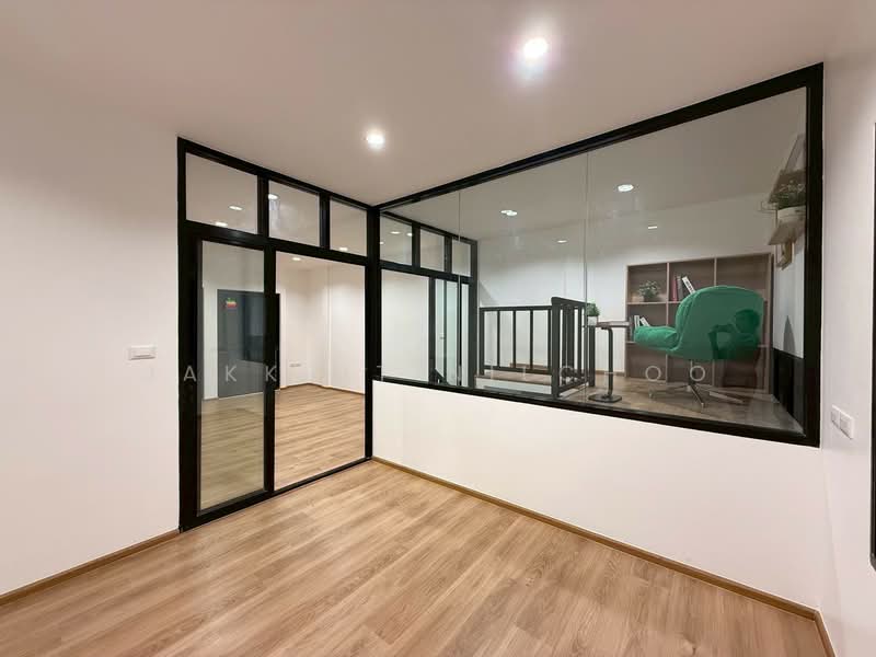 Areeya Mova Kaset-Nawamintr, Bangkok, Soi Moobaan Areeya Mowa, Chorake Bua, Lat Phrao, Bangkok, 3 Bedrooms, 238 sqm, Townhouse For Sale, by Jakkrit Nilchoo, 500257063 - DDproperty.com