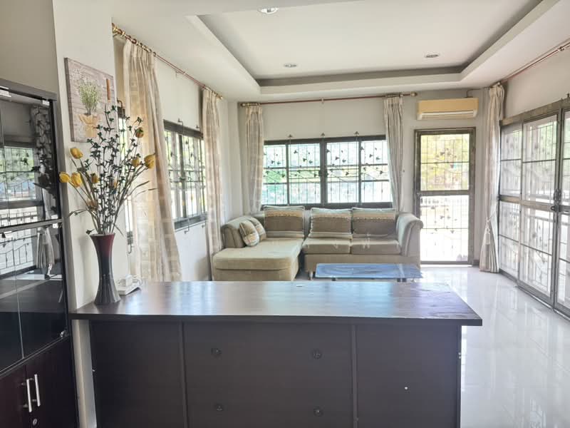 ขายด่วน บ้านเดี่ยวหลังใหญ่ หัวมุม ม.ธารดารา ศรีราชา, Chon Buri (Pattaya), Surasak, Si Racha, Chon Buri (Pattaya), 3 Bedrooms, 200 sqm, Single Detached House For Sale, by Dusit Saengfa, 500257101 - DDproperty.com