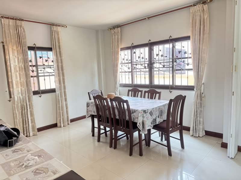 ขายด่วน บ้านเดี่ยวหลังใหญ่ หัวมุม ม.ธารดารา ศรีราชา, Chon Buri (Pattaya), Surasak, Si Racha, Chon Buri (Pattaya), 3 Bedrooms, 200 sqm, Single Detached House For Sale, by Dusit Saengfa, 500257101 - DDproperty.com