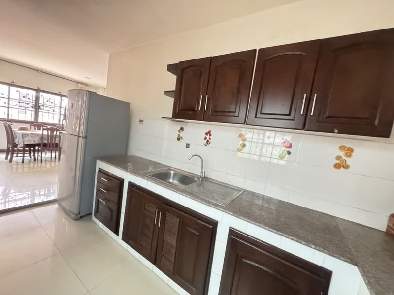 ขายด่วน บ้านเดี่ยวหลังใหญ่ หัวมุม ม.ธารดารา ศรีราชา, Chon Buri (Pattaya), Surasak, Si Racha, Chon Buri (Pattaya), 3 Bedrooms, 200 sqm, Single Detached House For Sale, by Dusit Saengfa, 500257101 - DDproperty.com