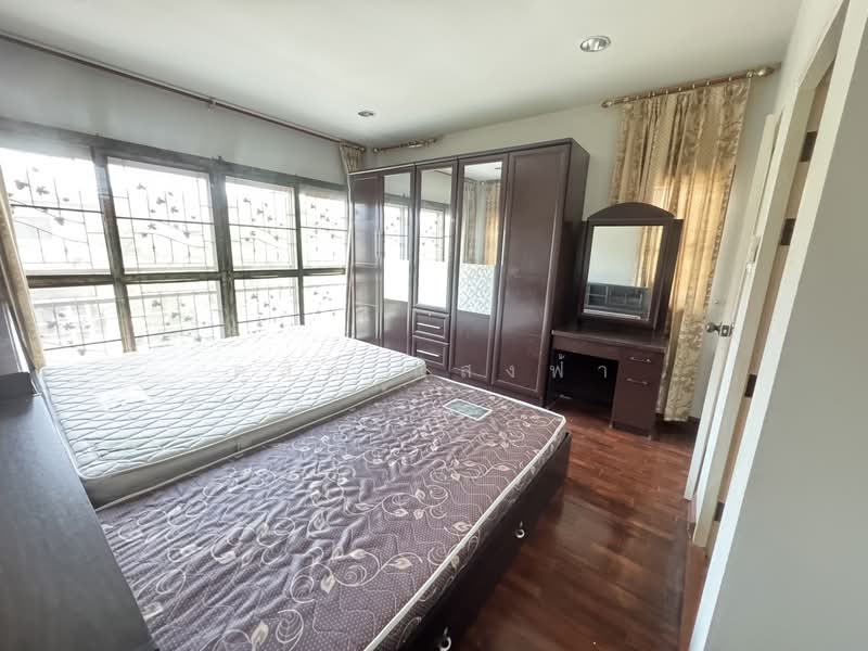 ขายด่วน บ้านเดี่ยวหลังใหญ่ หัวมุม ม.ธารดารา ศรีราชา, Chon Buri (Pattaya), Surasak, Si Racha, Chon Buri (Pattaya), 3 Bedrooms, 200 sqm, Single Detached House For Sale, by Dusit Saengfa, 500257101 - DDproperty.com