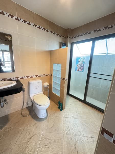 ขายด่วน บ้านเดี่ยวหลังใหญ่ หัวมุม ม.ธารดารา ศรีราชา, Chon Buri (Pattaya), Surasak, Si Racha, Chon Buri (Pattaya), 3 Bedrooms, 200 sqm, Single Detached House For Sale, by Dusit Saengfa, 500257101 - DDproperty.com