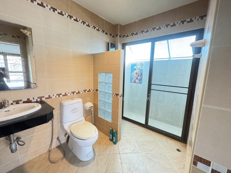 ขายด่วน บ้านเดี่ยวหลังใหญ่ หัวมุม ม.ธารดารา ศรีราชา, Chon Buri (Pattaya), Surasak, Si Racha, Chon Buri (Pattaya), 3 Bedrooms, 200 sqm, Single Detached House For Sale, by Dusit Saengfa, 500257101 - DDproperty.com