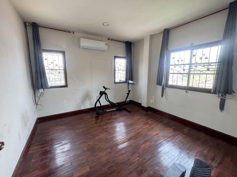 ขายด่วน บ้านเดี่ยวหลังใหญ่ หัวมุม ม.ธารดารา ศรีราชา, Chon Buri (Pattaya), Surasak, Si Racha, Chon Buri (Pattaya), 3 Bedrooms, 200 sqm, Single Detached House For Sale, by Dusit Saengfa, 500257101 - DDproperty.com