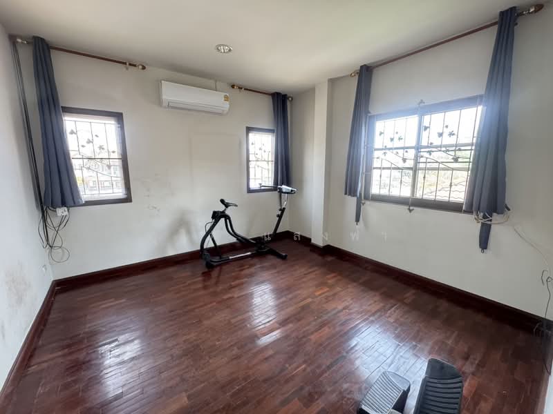 ขายด่วน บ้านเดี่ยวหลังใหญ่ หัวมุม ม.ธารดารา ศรีราชา, Chon Buri (Pattaya), Surasak, Si Racha, Chon Buri (Pattaya), 3 Bedrooms, 200 sqm, Single Detached House For Sale, by Dusit Saengfa, 500257101 - DDproperty.com