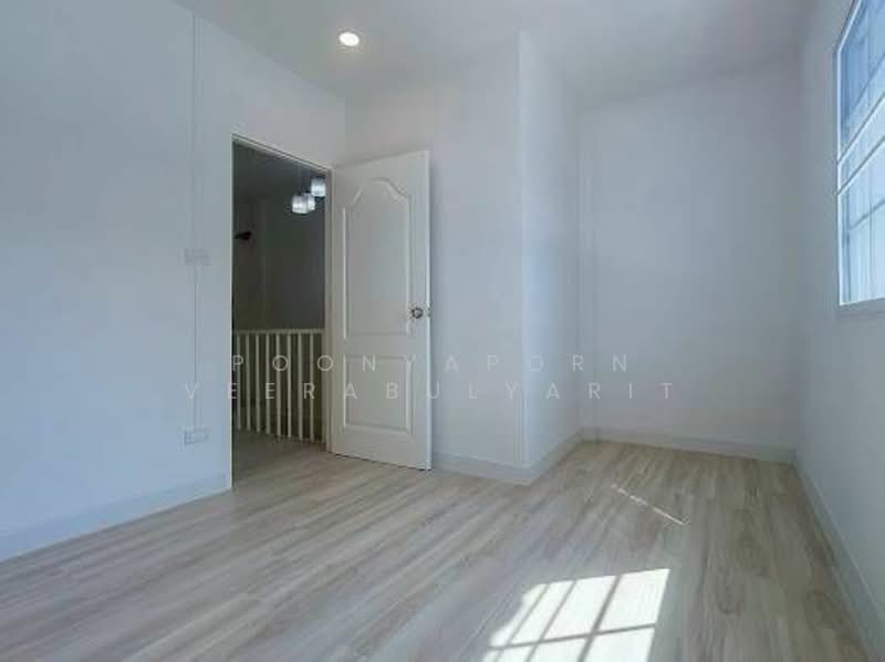 Nunticha Village 2 : หมู่บ้าน นันทิชา 2, นนทบุรี, บางกรวย - ไทรน้อย, ไทรน้อย, ไทรน้อย, นนทบุรี, 136 ตร.ม., ทาวน์เฮ้าส์ ขาย, โดย Poonyaporn Veerabulyarit, 500257106 - DDproperty.com