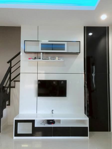 ให้เช่าบ้านแฝด ม.มณีรินทร์วิลเลจ หนองมน ชลบุรี, Chon Buri (Pattaya), Saen Suk, Muang Chon Buri, Chon Buri (Pattaya), 3 Bedrooms, 120 sqm, Semi-Detached House (Twin House) For Rent, by Dusit Saengfa, 500257143 - DDproperty.com