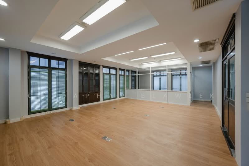 Office Building Asoke Sukhumvit 19, Bangkok, สุขุมวิท, Thawi Watthana, Thawi Watthana, Bangkok, , 485 sqm, Office Space For Sale, by Chidaphar Beawlek, 500257212 - DDproperty.com