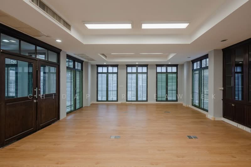Office Building Asoke Sukhumvit 19, Bangkok, สุขุมวิท, Thawi Watthana, Thawi Watthana, Bangkok, , 485 sqm, Office Space For Sale, by Chidaphar Beawlek, 500257212 - DDproperty.com