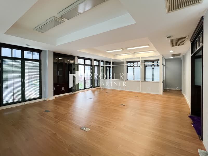 Office Building Asoke Sukhumvit 19, Bangkok, สุขุมวิท, Thawi Watthana, Thawi Watthana, Bangkok, , 485 sqm, Office Space For Sale, by Chidaphar Beawlek, 500257212 - DDproperty.com