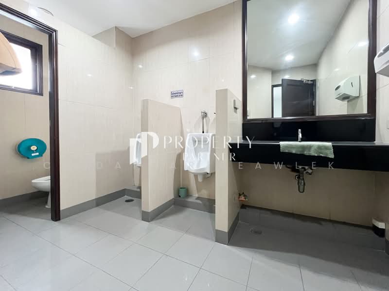 Office Building Asoke Sukhumvit 19, Bangkok, สุขุมวิท, Thawi Watthana, Thawi Watthana, Bangkok, , 485 sqm, Office Space For Sale, by Chidaphar Beawlek, 500257212 - DDproperty.com