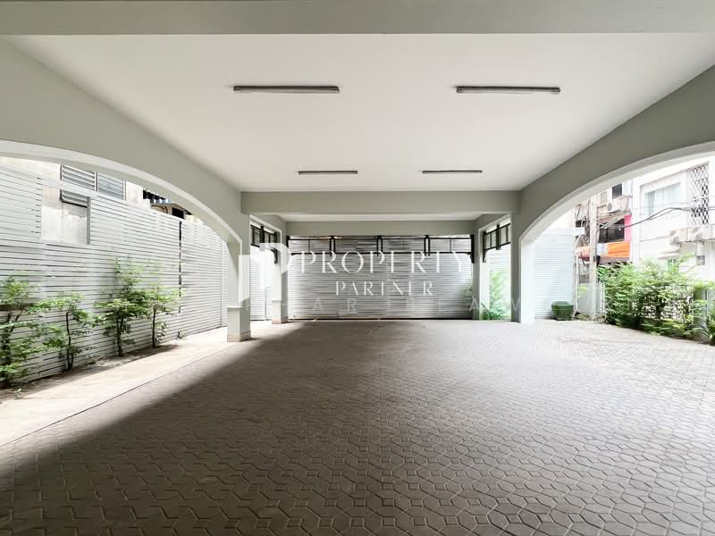 Office Building Asoke Sukhumvit 19, Bangkok, สุขุมวิท, Thawi Watthana, Thawi Watthana, Bangkok, , 485 sqm, Office Space For Sale, by Chidaphar Beawlek, 500257212 - DDproperty.com