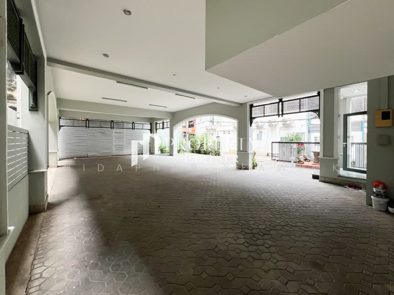 Office Building Asoke Sukhumvit 19, Bangkok, สุขุมวิท, Thawi Watthana, Thawi Watthana, Bangkok, , 485 sqm, Office Space For Sale, by Chidaphar Beawlek, 500257212 - DDproperty.com
