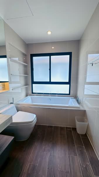 Burasiri Bangna, Samut Prakan, 88 Rattanarat Road, Bang Sao Thong, Bang Sao Thong, Samut Prakan, 5 Bedrooms, 296 sqm, Single Detached House For Sale, by Jintarat Peerapatdit, 500257219 - DDproperty.com