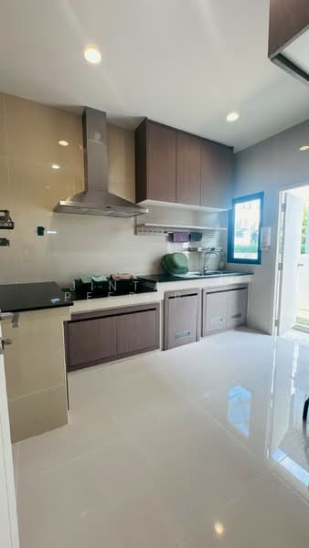 Burasiri Bangna, Samut Prakan, 88 Rattanarat Road, Bang Sao Thong, Bang Sao Thong, Samut Prakan, 5 Bedrooms, 296 sqm, Single Detached House For Sale, by Jintarat Peerapatdit, 500257219 - DDproperty.com